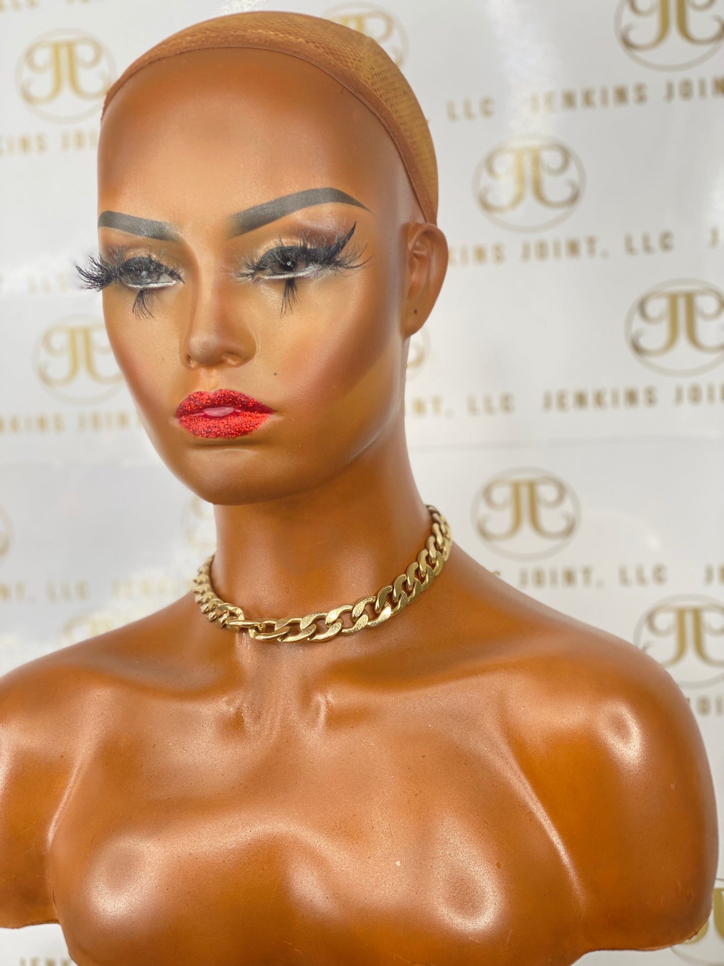 HOLIDAY LIP MANNEQUIN JOINT